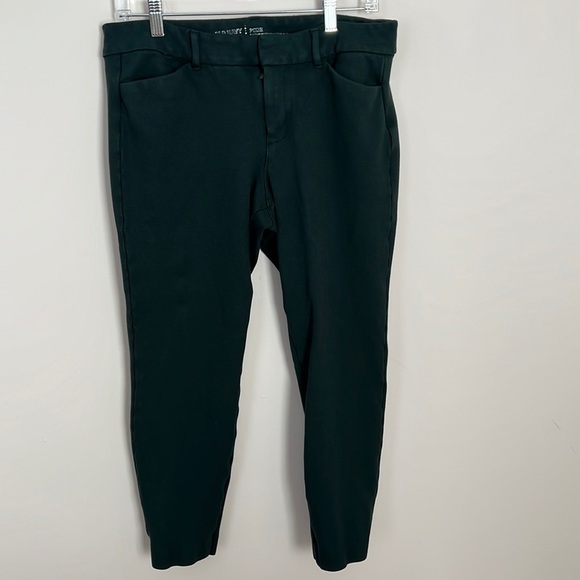 𝅺old Navy l Pixie Dark Forest Green Pant - Picture 2 of 8